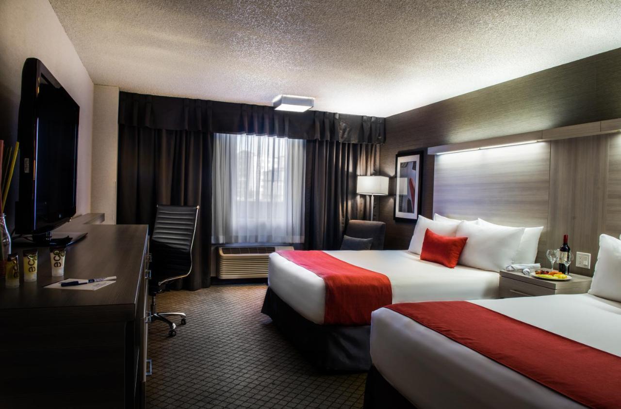 Best Western Plus Village Park Inn YYC Exterior foto